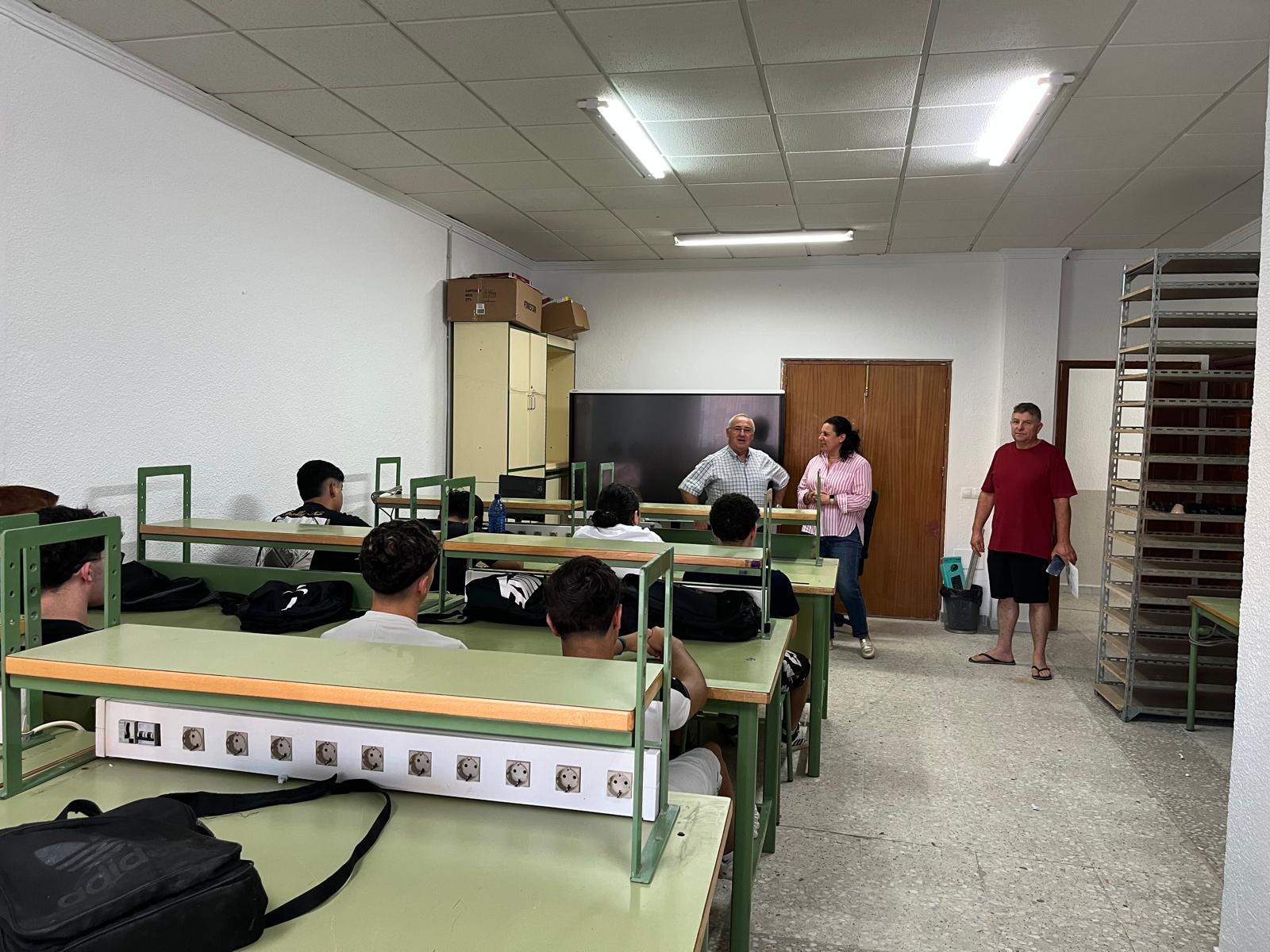 El Ayuntamiento habilita nuevas aulas para aliviar la falta de espacio en el IES de Cuevas del Almanzora