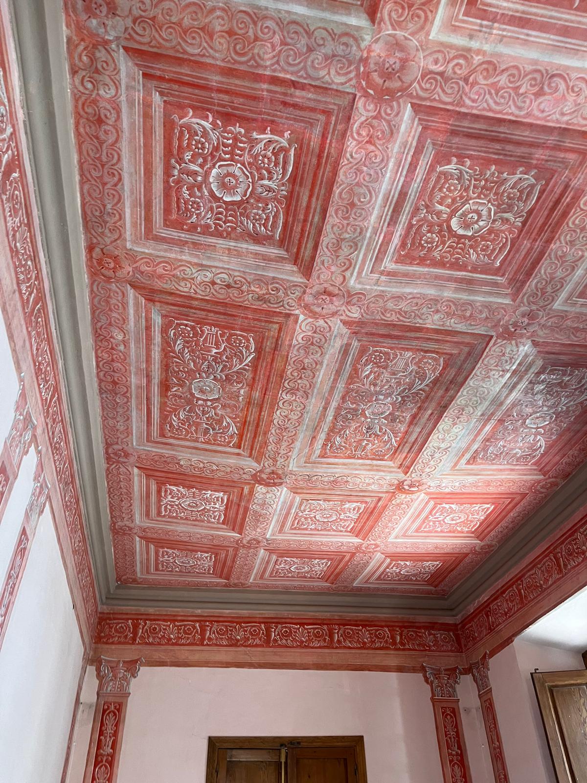 La emblemática ‘Sala Rosa’ del Palacete Torcuato Soler Bolea recupera su esplendor.