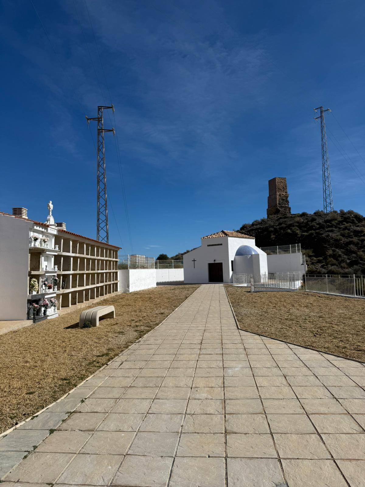 El Cementerio de Villaricos se dota de luz, agua y un acceso digno tras una histórica demanda vecinal