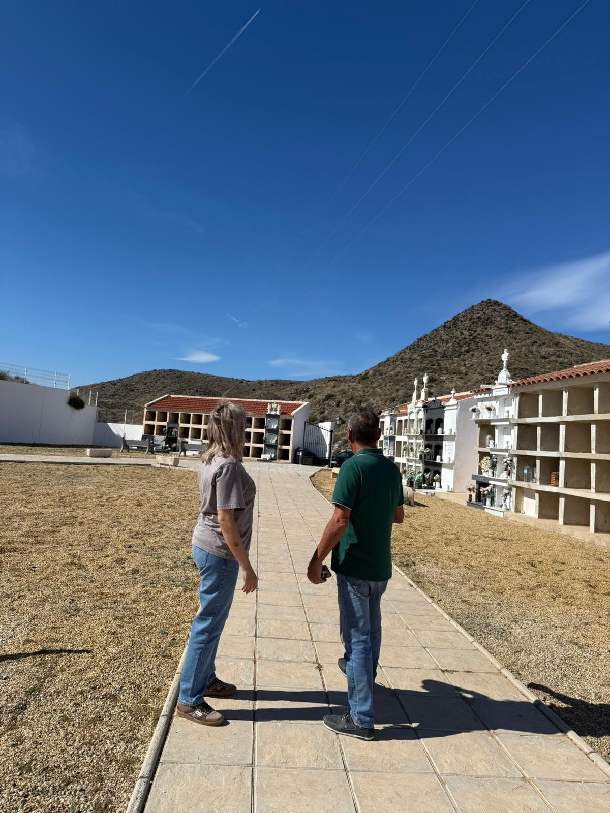 El Cementerio de Villaricos se dota de luz, agua y un acceso digno tras una histórica demanda vecinal