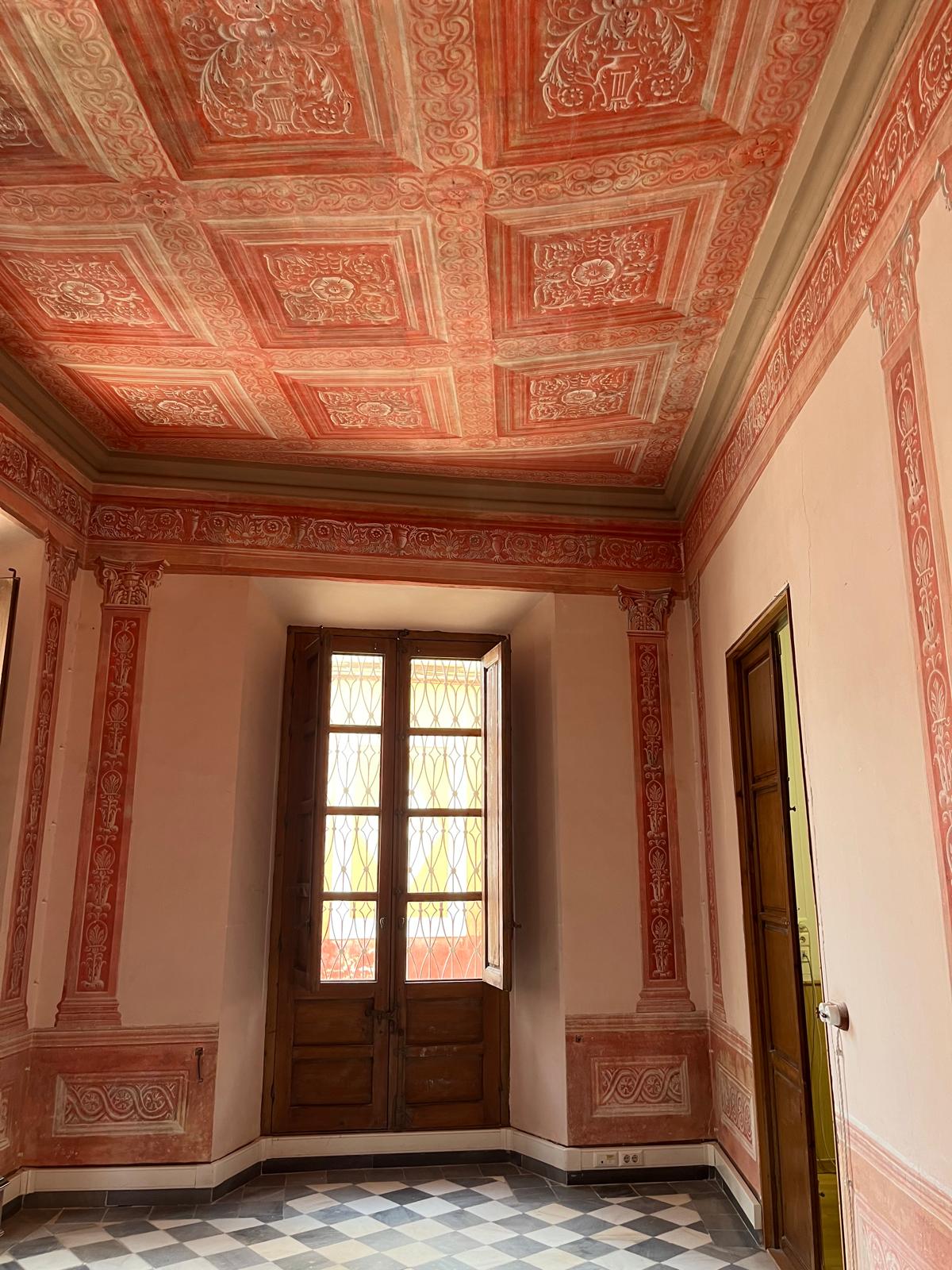 La emblemática ‘Sala Rosa’ del Palacete Torcuato Soler Bolea recupera su esplendor.