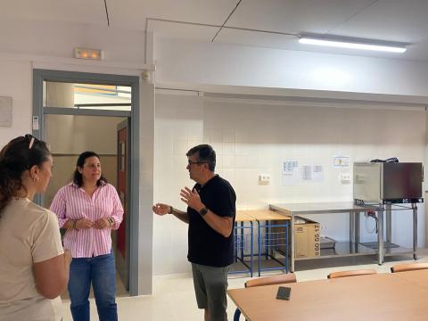 El cole de Palomares ya tiene en marcha su comedor escolar tras las obras de adecuación realizadas por el Ayuntamiento